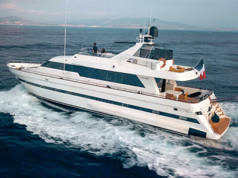yacht_falcon_80s_exterieur_2023_02_2